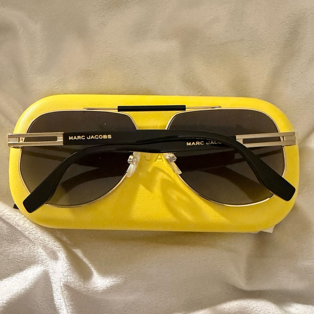 Marc Jacobs Gold Frame Men’s Aviator Sunglasses - Picture 4 of 7